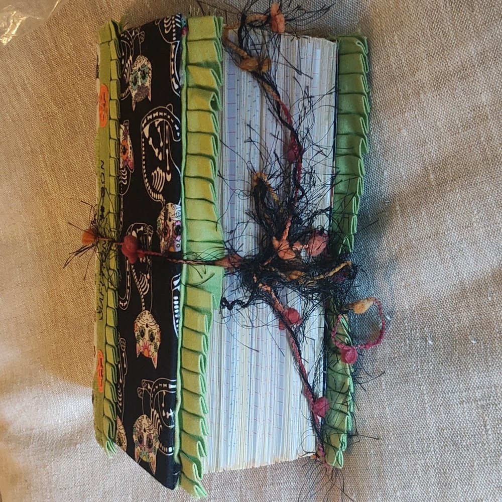 JOURNAL: MEOW-HALLOWEEN! HANDMADE, (NWOT) - Picture 5 of 13